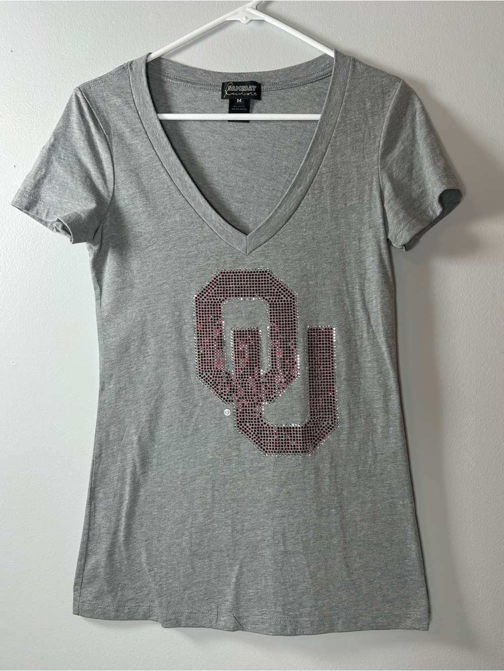 Oklahoma Sooners Game Day Couture OU Shirt Women's Sz M Gray V-Neck Rhinestone